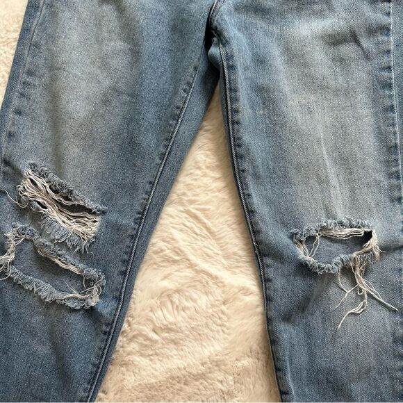 MELVILLE Brandy Melville ripped knee cropped jeans - Picture 4 of 9